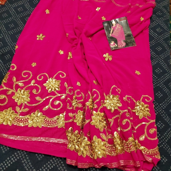 Hot Pink Cerise Gold Saree Sequin bridal wedding sari gold - Picture 2 of 4